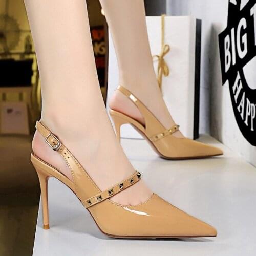 2021 Women 9.5cm High Heels Slingback Sandals Heels Lady Fetish Rivets Prom Shoes Gladiator Summer Designer Nude White Sandles