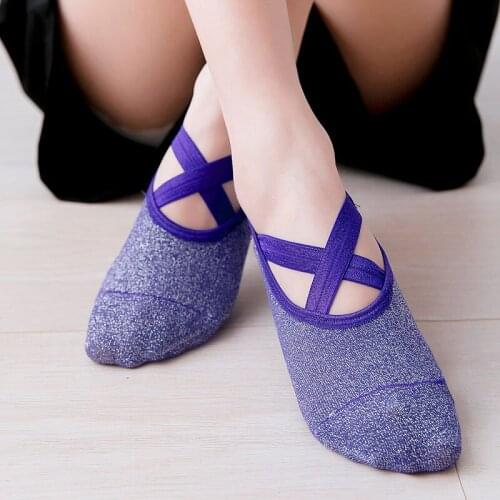 Women’S Yoga Socks Shining Silver Fabric Anti-Friction Silicone Gym Pilates Ballet Sports Socks Trampoline Sports And Fitness