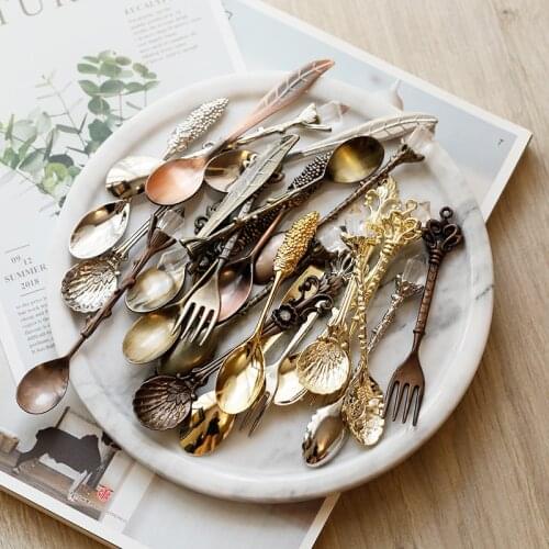 6 Pcs Royal Retro Spoon Sets Palace Style Table Decoration Flatware Dessert Spoon Coffee Spoons Metal Carving Fruit Fork Spoons