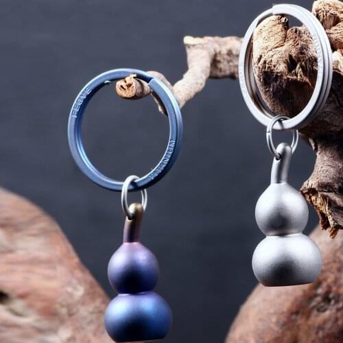 Real Titanium Men Keychain Chinese Gourd Key Pendant Colorful Luxurious Durable Super Light Car Key Chain For Creative Gifts Men