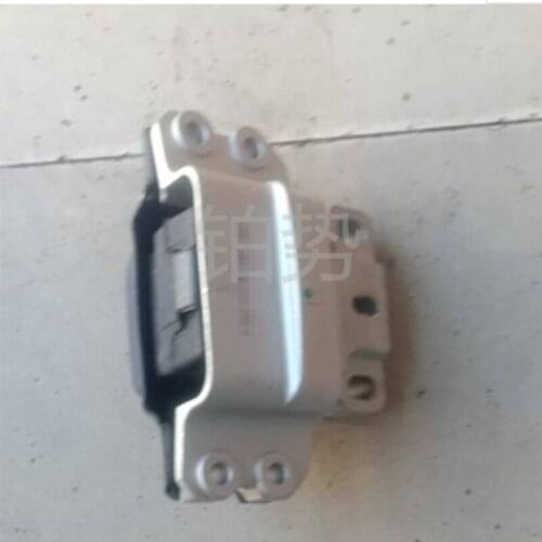 Car gearbox bearing assembly 2004-Vol ksw age nTo ura nGo lfP ass atM ago tan Sag itar Engine bracket Machine foot pad
