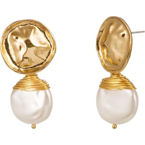 Korean Design Elegant Round Simulated Pearl Earrings Baroque Pearl Gold Earring for Women Jewelry Wholesale Trinkets