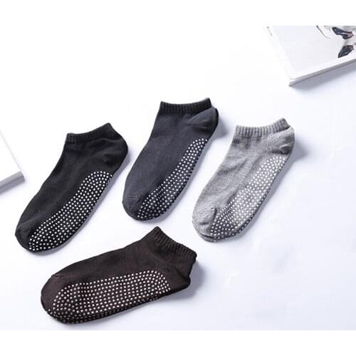 1 Pair/Lot Mens Cotton Non-slip Yoga Socks with Grips Breathable Anti Skid Floor Socks for Pilates Gym Fitness Barre