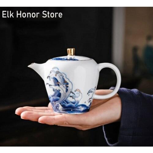 Elegant Beautiful Jade Porcelain Teapot Master Cups Handmade Sea Wave Outline In Gold Teakettle Tea Ceremony Office Decoration