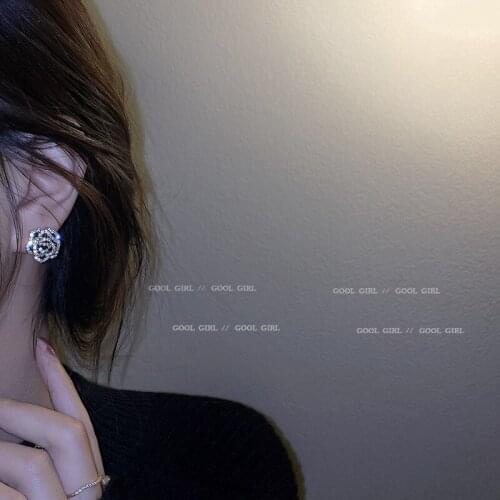 Hypoallergenic rhinestone pearl flower earrings with Korean simple fashion earrings temperament earrings for women