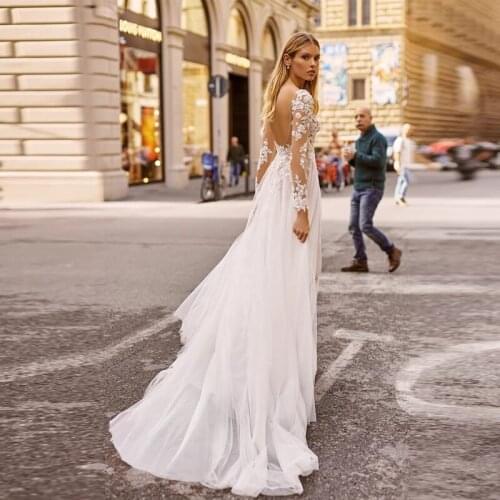 Lace V-neck Wedding Dress Bohemian Short Cap Sleeves A-Line Tulle Ivory Open Back Summer Illusion Beach Tulle Bridal Gowns 2021