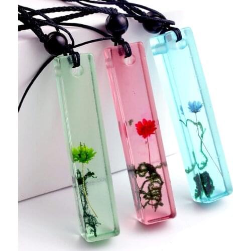 Fashion Handmade Clear Resin Pendant Necklace Sweater Chain Ethnic Tourism Jewelry Resin Solidified Time Lady Statement Jewelry