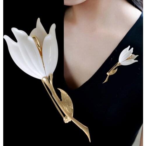 Tulip Corsage Branch Magnolia Flower Elegant Brooch Jacket Coat Shawl Buckle Brooch Big Brooch