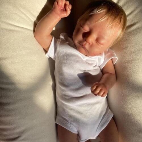 47 CM 3D-Paint Skin Soft Silicone Reborn Boy Baby Doll Toy For Girl Like Real 19 Inch Cloth Body Sleeping Alive Dress Up Boneca