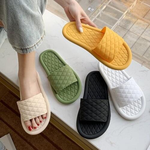 2021 Summer Casual Sandals Shower Slides PVC Water Resistant Soft Insole Diamond Shape Leisure Slippers Outdoor Flat Shoes