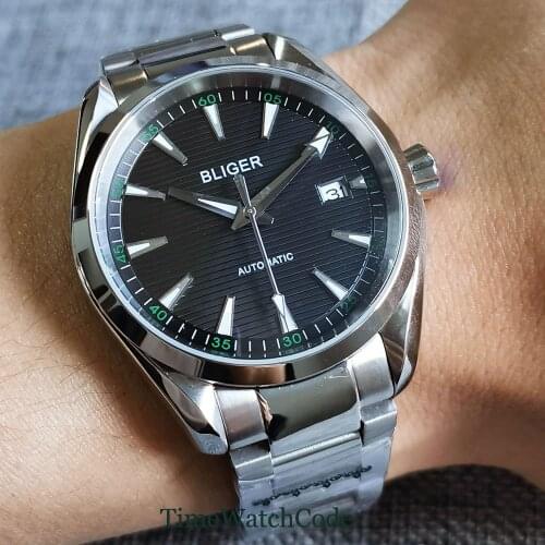 40mm NH35A Movement Automatic Mens Watch Date Display Sapphire Crystal Black Dial Luminous Screw In Crown Polished Metal Case