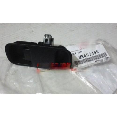 Original Car Upper Glove Box Lock Toolbox Latch Part For Mitsubishi Pajero NM-NP MK3 00-06 V73 V75 V77 MR402499 Accessories