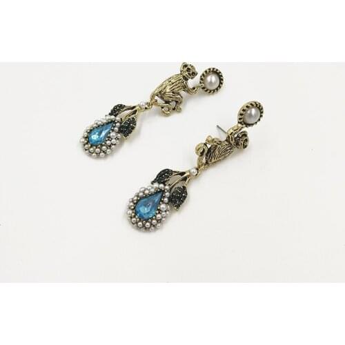 Rongho Baroque Vintage Metal Monkey Earrings for Women Pearl brincos Crystal Leaf Earring Pendant Femme Ancient earring Bijoux