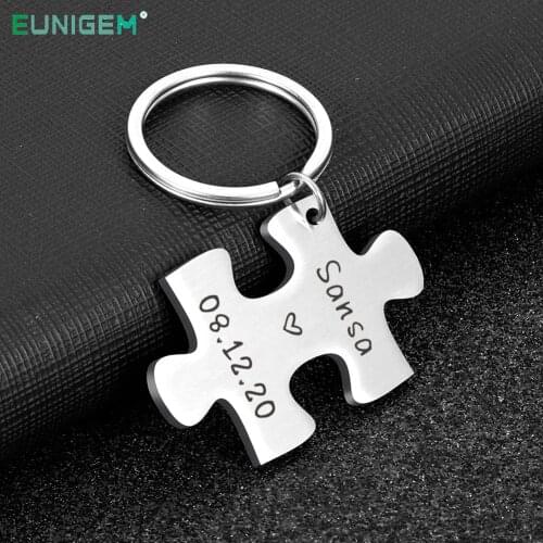 2PC Couple Personalized Keychains Customized Keychain Name and Date Engraved Valentines Day Birthday Gift for Him and Her