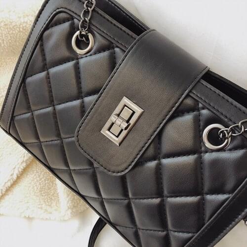 Womens bag 2020 new fashion Korean version of hand-held embroidery chain bag versatile fashion Single Shoulder Messenger Bag