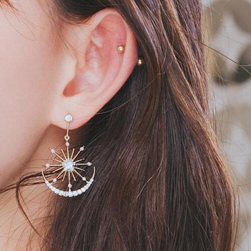 2020 New Star Moon Earrings Korean Version Symmetrical High Sense Earrings Fashion Earrings Prevent Allergy Exquisite Ear Nail