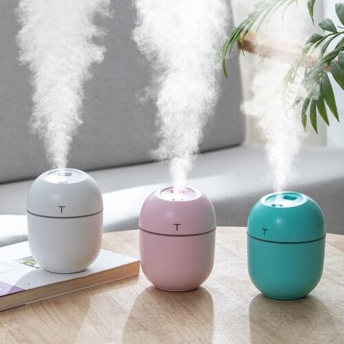 Household Humidifier Aromatherapy Essential Oil Diffuser 200ML Mini Car Humidifier Mute USB Charging Bedroom Humidifier