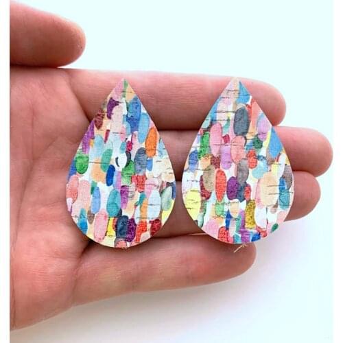 New !White Daisies Summer Trendy Pendants Floral Leather Teardrop Earrings Stock