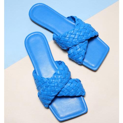 2021 Summer New Weave Design Cross Upper Women Slipper Fashion Open Toes Flat Sandal Solid Color Street Casual Home Women Shoes