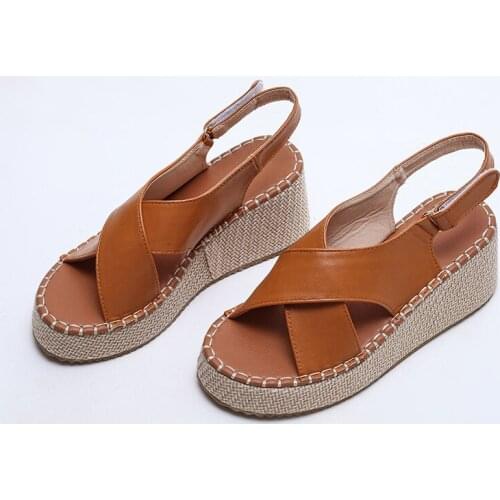 2021 New Ladies Sandals Fashion Casual Slope with Platform Platform All-match Roman Style Non-slip Buckle Heels Women