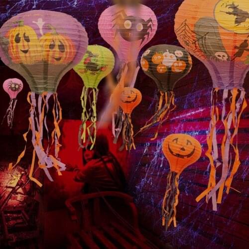 Halloween shops hang decorative lanterns Shops holiday decoration House Halloween layout
