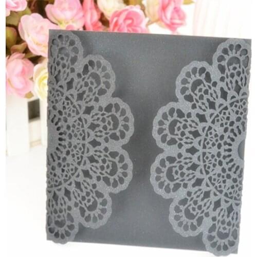 Low price 50pcs/ lot laser cut paper luxury flower lace classical pearl black invitation cards for wedding