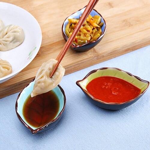 1PCS Creative Handcraft Leaves Ceramic Plates Japanese Sushi Dishes Snacks Kitchen Vinegar Seasoning Sauce China Dinnerware
