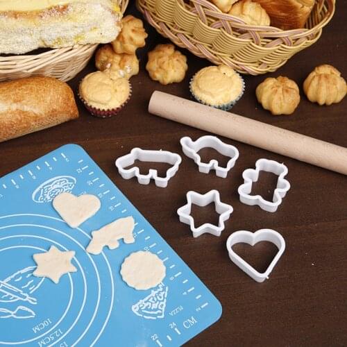 6pcs Plastic Cookie Sugar Crafts Mold Plastic cartoon cookie mold cookie cutter baking accessories emporte piece patisserie
