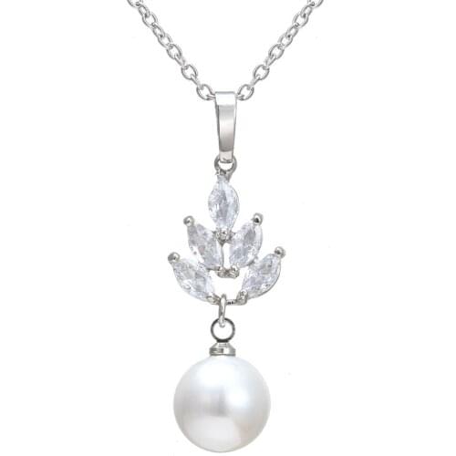 Bettyue Fashion Design Leaves Shape Pearl Necklace WIth AAA Zirconia For Female Elegant Ornament In Wedding Party Jewelry