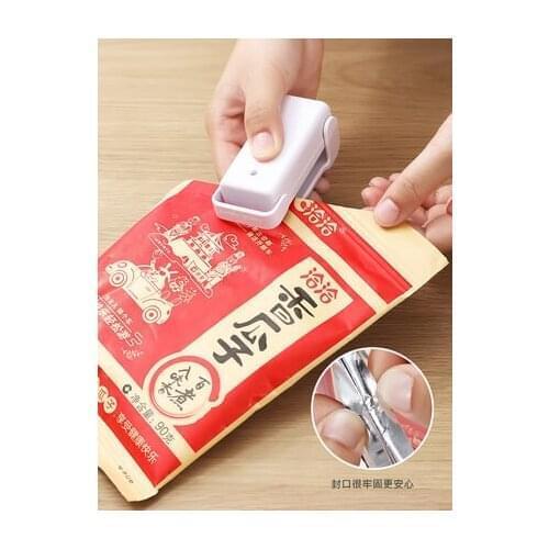 Mini portable sealing machine small household plastic bag sealing device snack hand pressing electric heat sealer