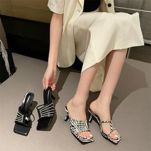 2021 Fashion Square Toe Mid Heels Outside Slippers Classics Rome PU Crystal Bordered Shallow Zebra Pattern Women Mules