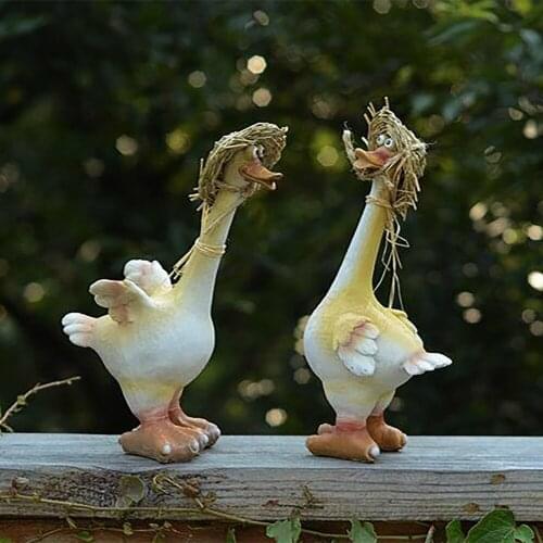 Landscape Crafts Couple Duck Simulation Pond Decor Courtyard Decoration Resin Straw Hat Pool Landscaping Garden Statue