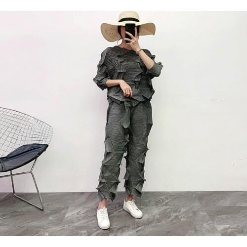 MIYAKE pleats diamond pleated jacket + straight pants winter New loose large size pleated two-piece set trousers suit free ship