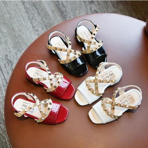 Summer Children Sandals Girls Princess Performance Shoes Fashion Sequins Rivets Sandals for Girls Kids Soft Bottom Beach Sandals