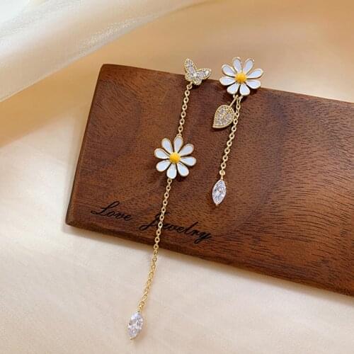 2021 New Korean Style Long Daisy Flower Earrings For Women Asymmetrical Delicate Flower Style Earring Girls Sweet Jewelry Gift