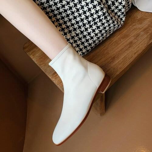 EshtonShero Boots Female 2020 NewLow Heel Genuine Leather Women Boots Zipper Round Toe Black winter women shoes Size 3-8