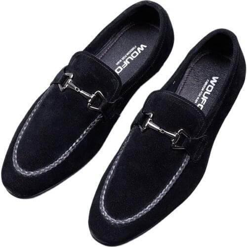 Fashionable mens leather shoes are made of rubberized cowhide, soft leather and breathable