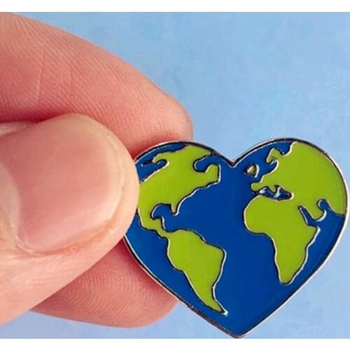 World Heart Love the Earth Enamel Brooch Pin Backpack Hat Bag Lapel Pins Badges Women Mens Fashion Jewelry Accessories