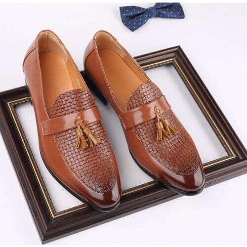 New Business British Casual Men Shoes Formal Dress Leather Shoes Tassel Weaves Loafers Luxury Pointed Toe Wedding Work Oxfords