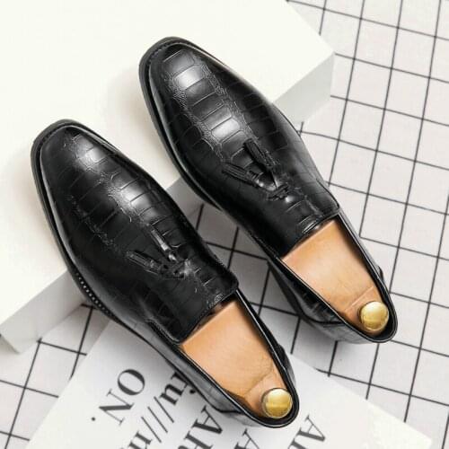 Luxury Leather Brogue Mens Flats Shoes Casual British Style Men Oxfords Fashion Brand Dress Shoes For Men New