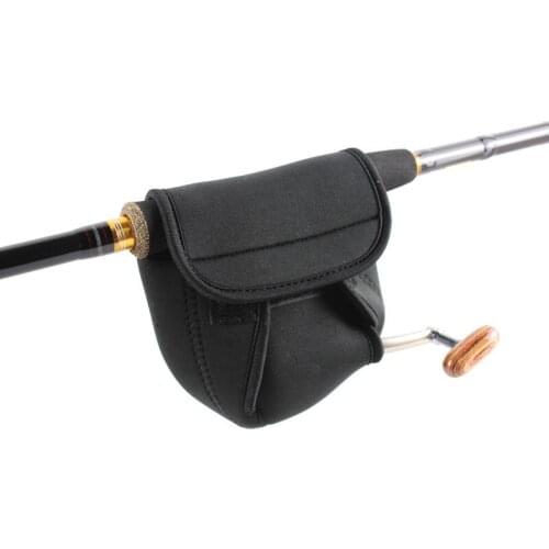 Slotted spinning wheel type fishing wheel shell with flexible shell for protection of fishing wheel