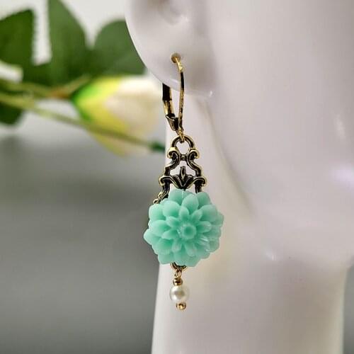 Moda 2021 Cluster Green Flower Drop Earrings for Women Morrocan jewelry Ancient Gold Color Pearl Pendant Dangle Earring