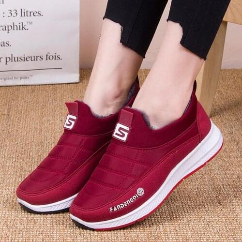 VRLVCY Footwear