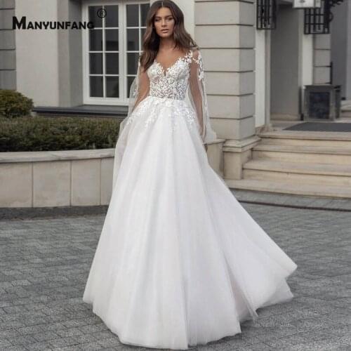 Custom Made Embroidery Appliques Tulle Full Lantern Sleeve Bridal Ball Gown Luxury Button Back O-Neck Chapel Train Wedding Dress