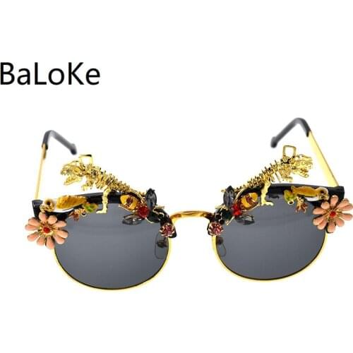 Fashion Golden Color Bee Baroque Retro Sunglasses Women Black Shades Vintage New Brand Glasses Brand Designer Oculos