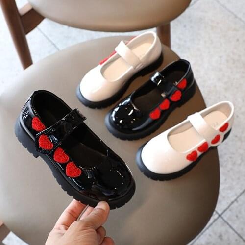 New Childrens Fashion Love Embroidered Leather Shoes Girls Soft Sole Light Fashion Square Shoes Princess Shoes