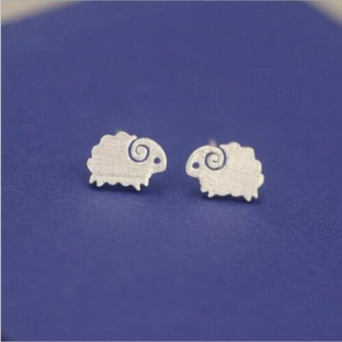 Free Shipping New Simple Cute Animal 925 Sterling Silver Jewelry Fashion Popular Sheep Lamb Drawing Earrings SE126