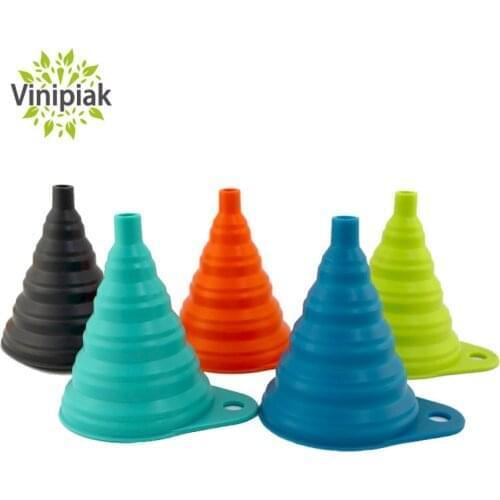 2018 Hot Sale New Kitchen Tool Silicone Funnel Food-grade Multi-layer Folding Silicone Portable Funnel 10 Colors
