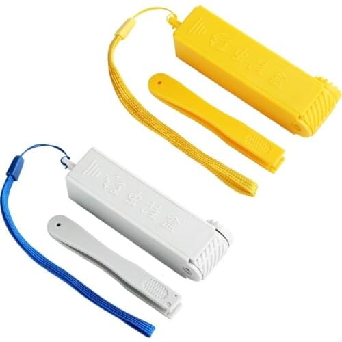 Red Worm Hanging Box Upper Bait Hook Device Earthworm Hanging Box Live Bait Box Red Worm Clip Box Accessories