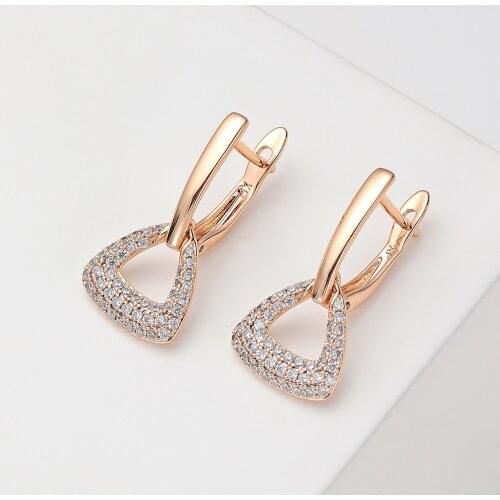 Dangle Earrings 哈荣 China